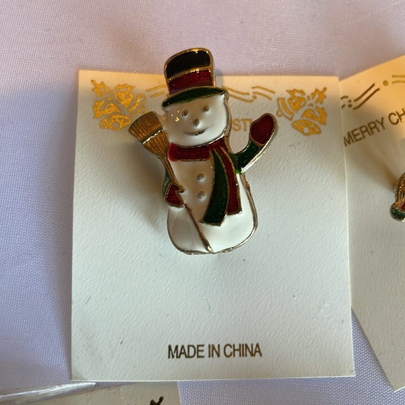 Set of 7 Vintage Enamel Christmas Pins. New. - Picture 2 of 12